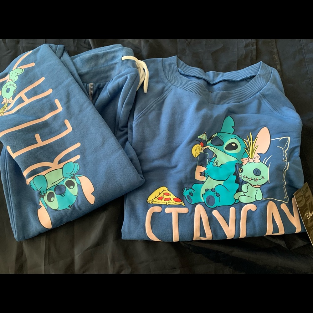 Disney stitch women’s 2pc pj set size M